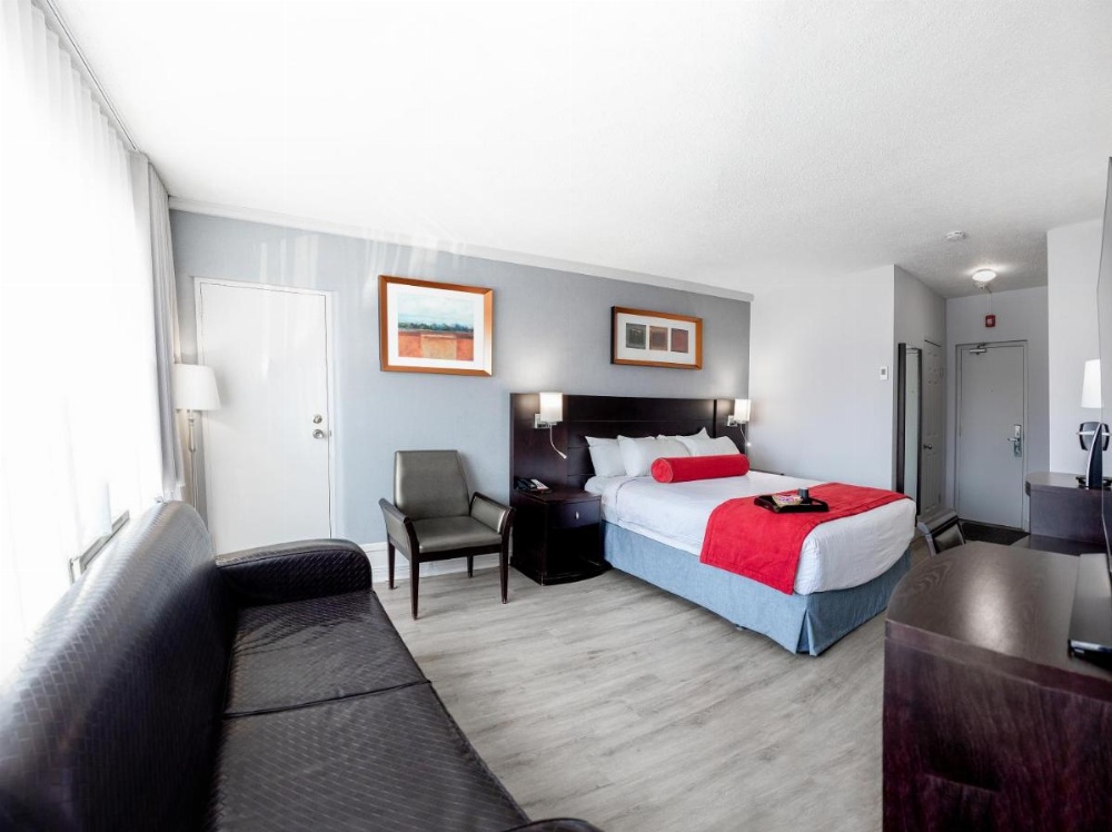 Deluxe Queen Room